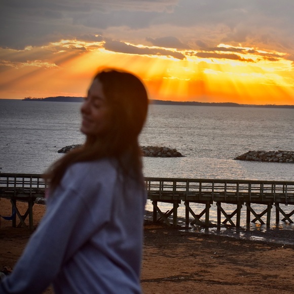 Meet your Posher, Carly - Picture 1 of 1